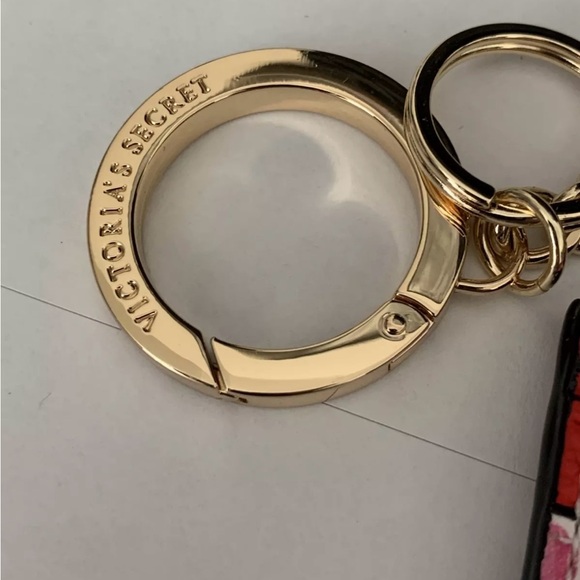 Victoria’s Secret Card Holder with V-Monogram Hardware + Keyring +Belt Loop Hook - Picture 7 of 7